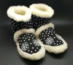 Hausschuhe Hüttenschuhe Lammfell Schaffell schwarz-weiss