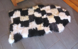 Patchwork Schaffellteppich schwarz-weiß